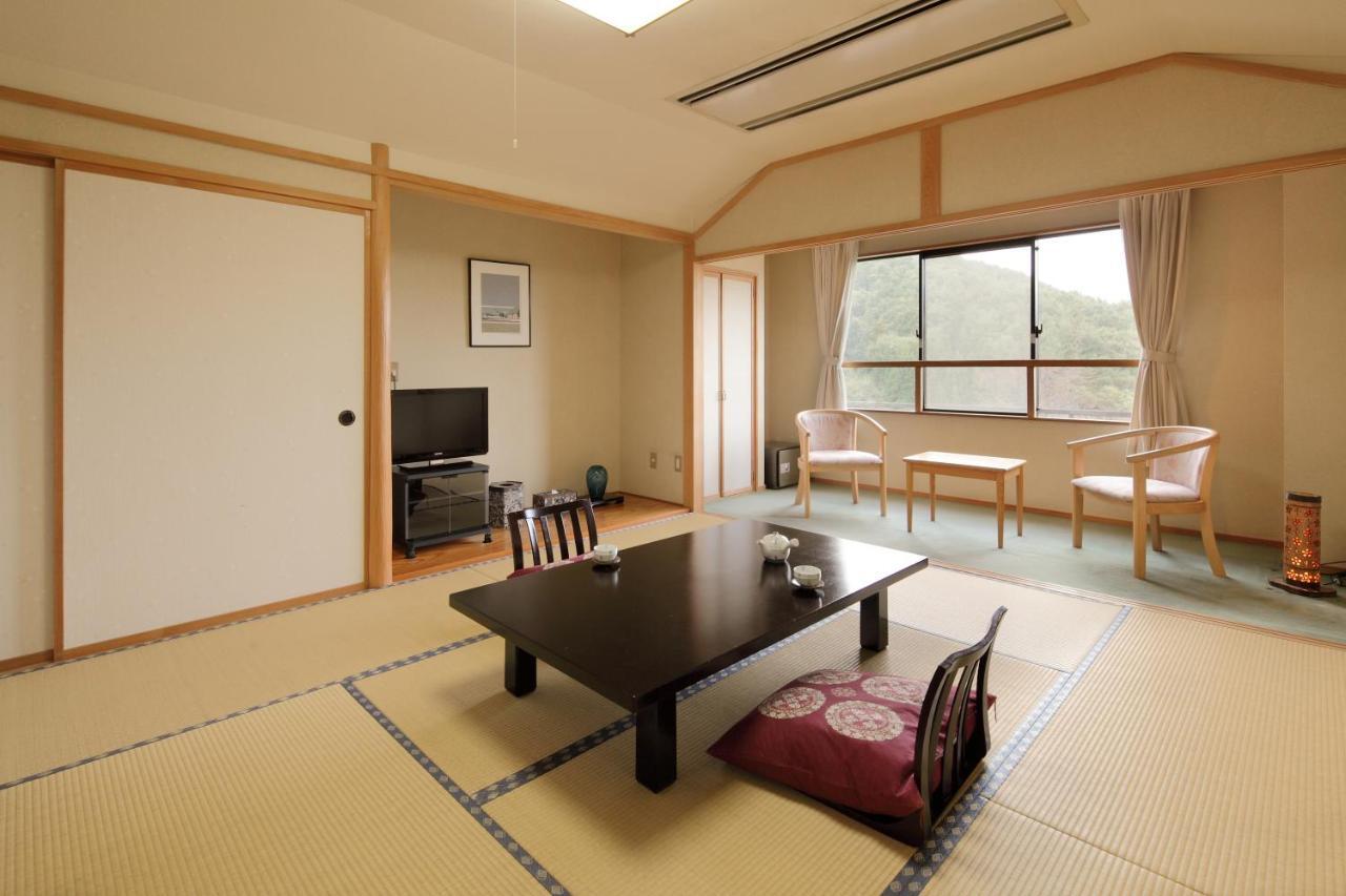 Отель Sanazawa-No-Mori Numata  Номер фото