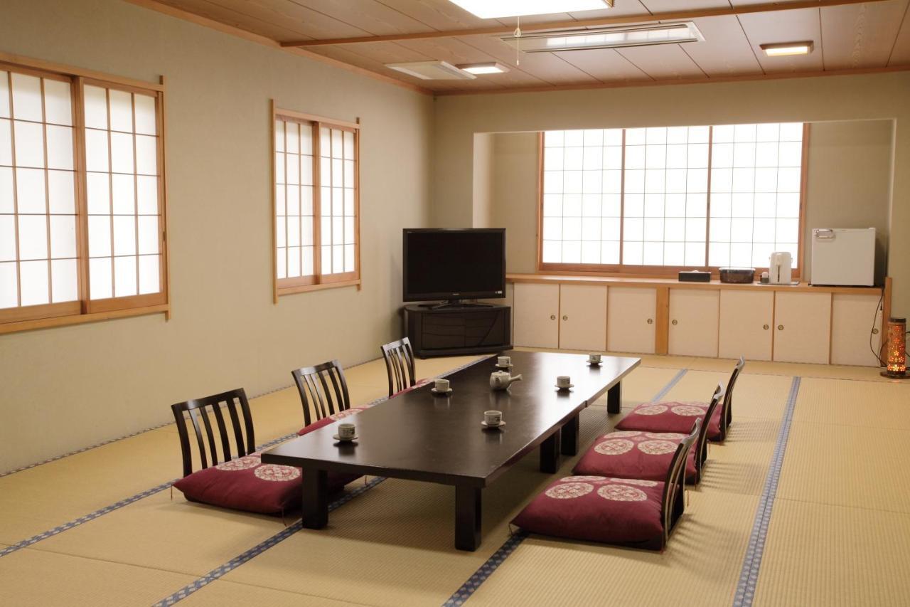 Отель Sanazawa-No-Mori Numata  Номер фото