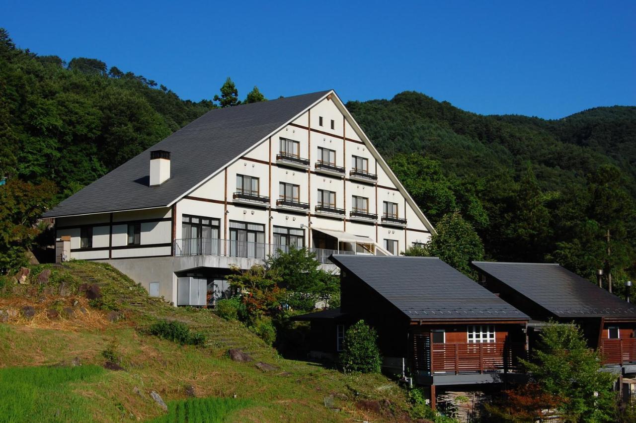 Отель Sanazawa-No-Mori Numata  Экстерьер фото