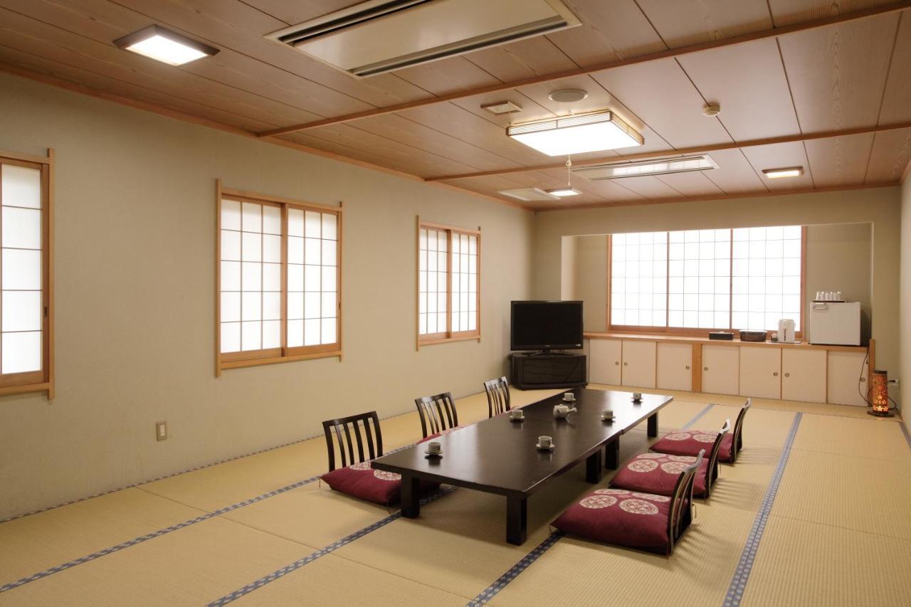 Отель Sanazawa-No-Mori Numata  Номер фото
